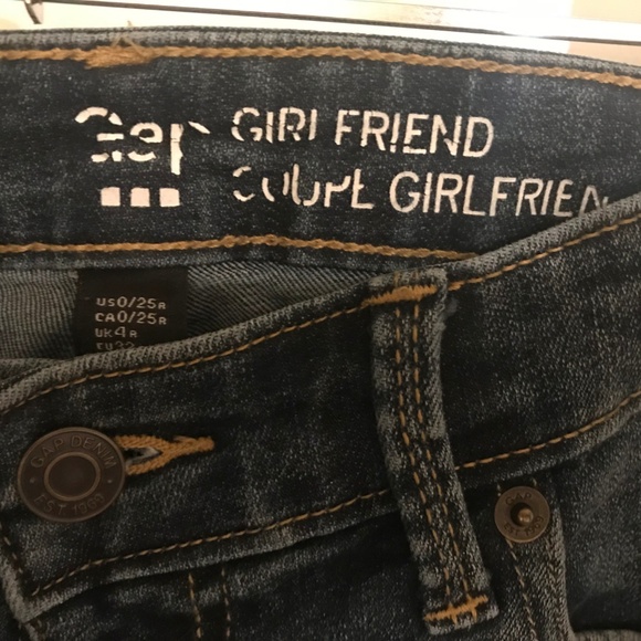 Gap Soft Wear Mid Rise Girlfriend Jeans 0/25 R - Picture 3 of 4